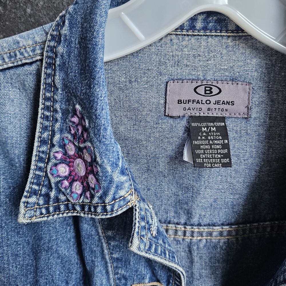 Buffalo Jean Vintage 90s Women's Embellished Embroidered Jean Jacket Size M - Picture 3 of 16